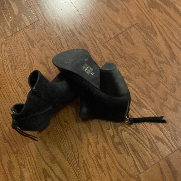 Steven by Steve Madden Like New Leather Upper high heel boots,size 8.5,faux zip - Picture 5 of 5